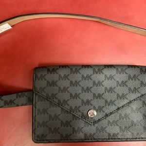 Michael Kors gray and Black MK Signature
Fanny Pack Belt Bag